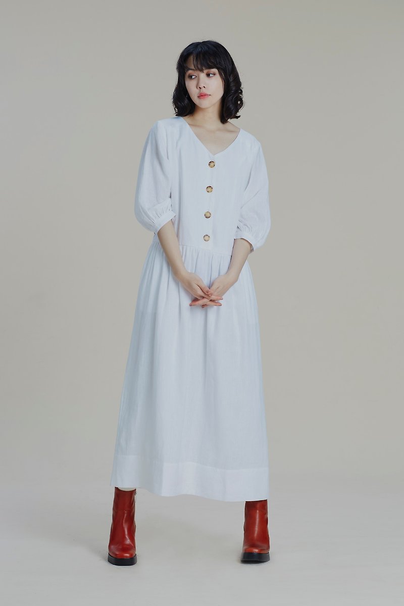 Shan Yong 白色麻質五分泡泡袖長版洋裝 - 洋裝/連身裙 - 棉．麻 