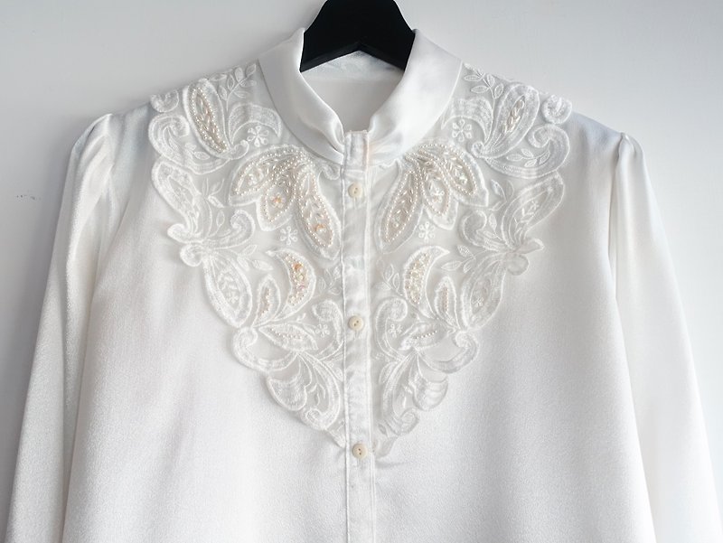 Awhile moment | Vintage long-sleeved shirt no.344 - เสื้อเชิ้ตผู้หญิง - เส้นใยสังเคราะห์ ขาว