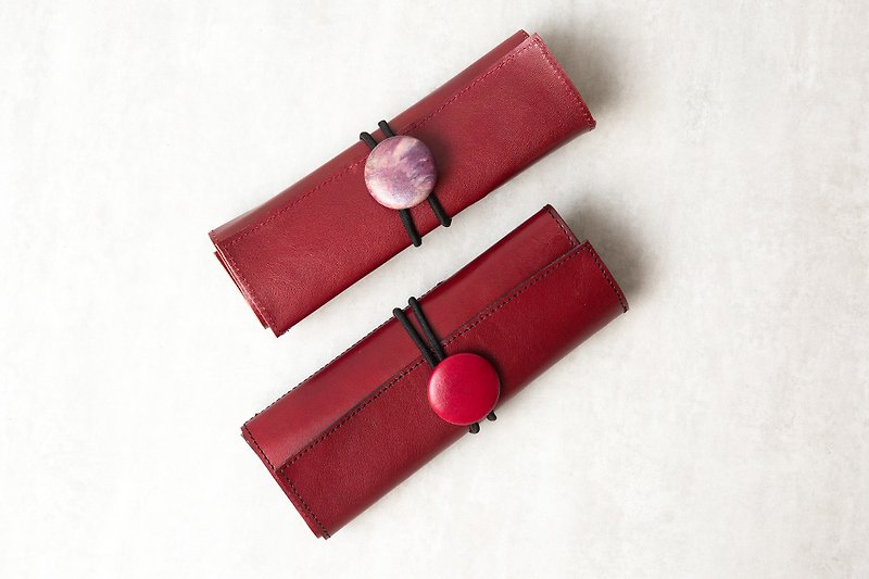 Hand-dyed leather buckle storage work bag | Pencil bag | Red color - กล่องดินสอ/ถุงดินสอ - หนังแท้ สีแดง
