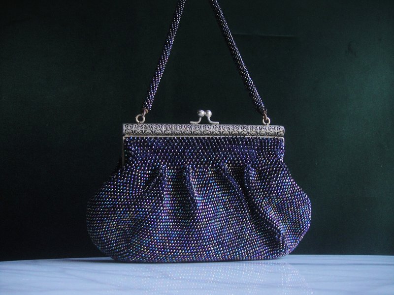 Glorious Era OLD ERA _Early second-hand handmade lady bead bag made in Taiwan - กระเป๋าแมสเซนเจอร์ - วัสดุอื่นๆ 