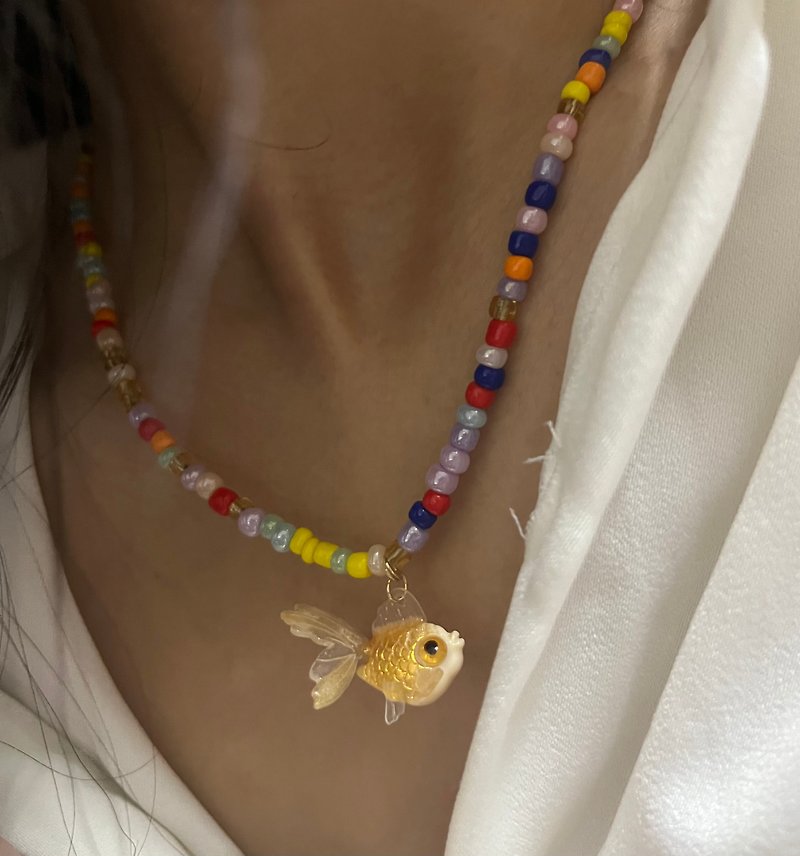 rainbow. Beaded Necklace Goldfish Rainbow Beaded Necklace - สร้อยคอ - วัสดุอื่นๆ สีเหลือง