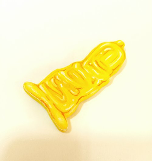 studio-therapy Wooden magnet Yellow condom design