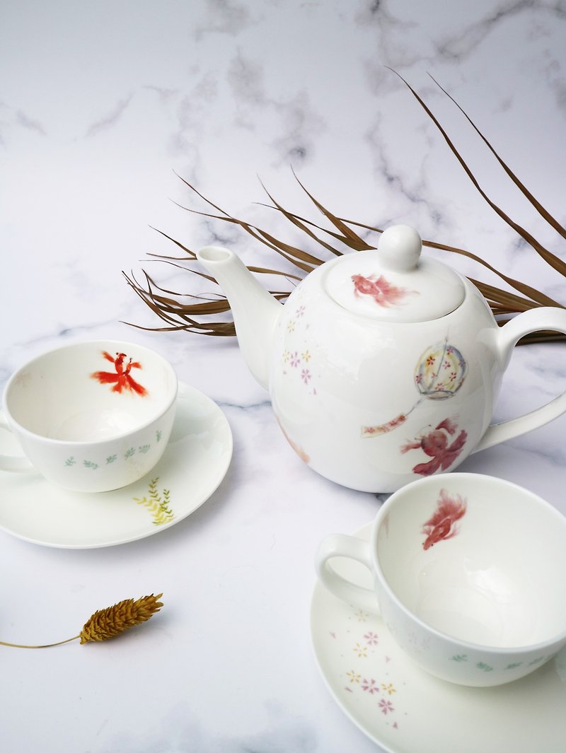 [Group purchase group/Taiwan free shipping] Autumn goldfish tea set teapot tea cup saucer five-piece Christmas gift - Teapots & Teacups - Porcelain 