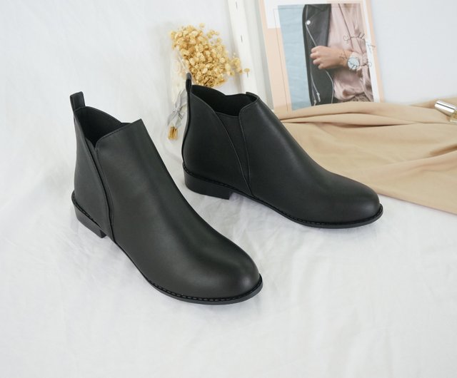 simple black ankle boots