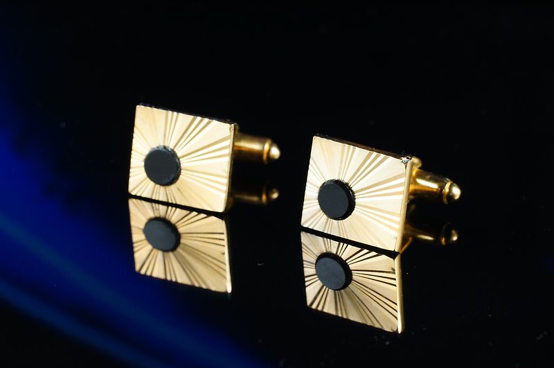 [Germany] C'est Cufflinks Picks Vintage vintage cufflinks golden sun pattern black onyx cufflinks - กระดุมข้อมือ - โลหะ สีทอง