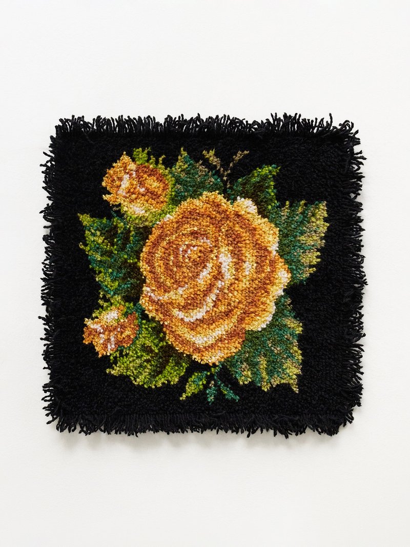 Rose Wool Handmade Rug for Baby Nursery / Nature Rose Boho Living Room Rug - พรมปูพื้น - ผ้าฝ้าย/ผ้าลินิน หลากหลายสี