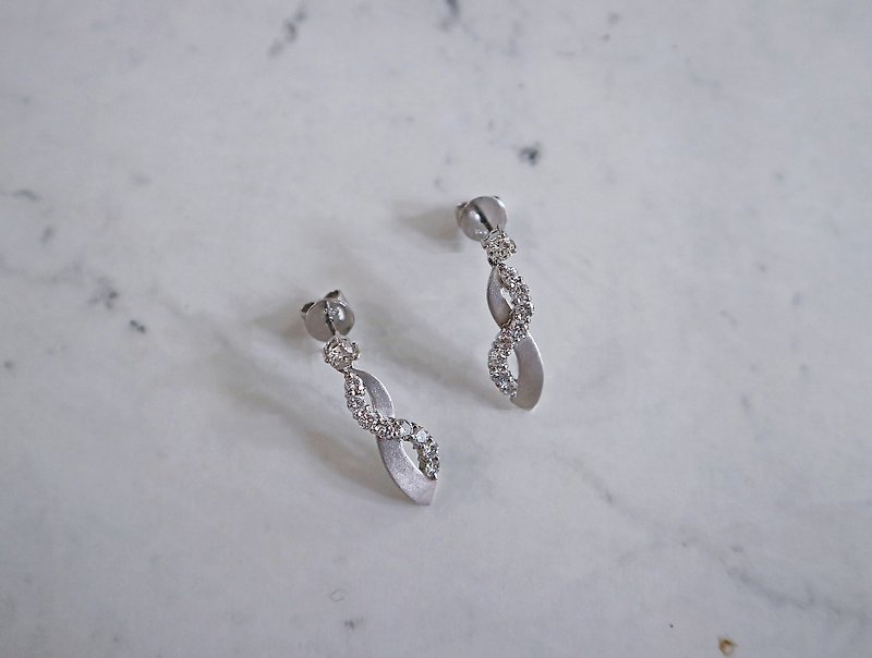 Infinite winding diamond earrings - ต่างหู - เพชร สีเงิน