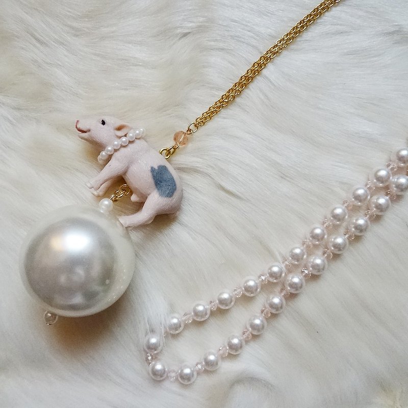 Sedmikrasky Sedmic Rusky Riding Little Pig Long Necklace - Long Necklaces - Plastic Pink