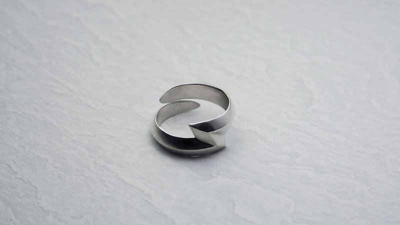Navajo Sandcast style 925 silver Thunder Ring - แหวนทั่วไป - โลหะ สีเงิน