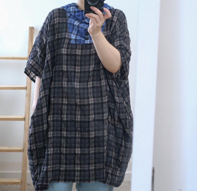 藍黑雙拼格紋超寬版連帽斗篷 - 女上衣/長袖上衣 - 棉．麻 藍色
