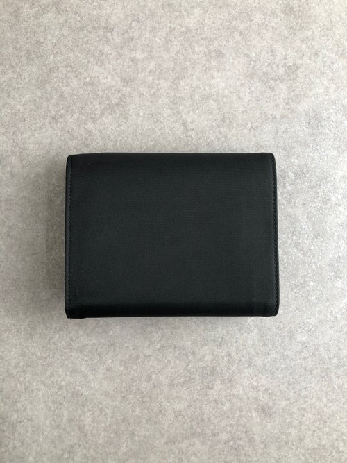 日本直送 名牌中古包 】PRADA プラダ 財布 ブラック トライアングル