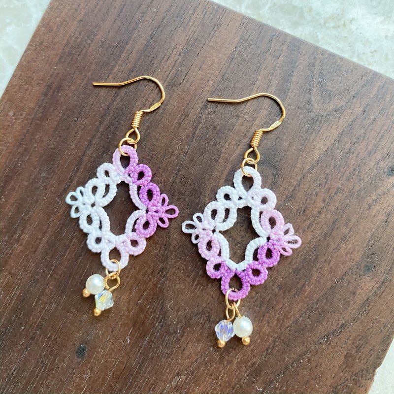 別緻菱形漸變紫色耳環 Tatting earrings 耳針 耳鈎 耳環 梭織 禮 - 耳環/耳夾/耳骨夾 - 棉．麻 紫色