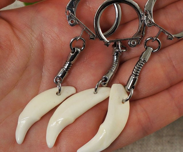 本物のオオカミの牙のキーホルダー ホワイトオオカミの牙の歯 邪眼の