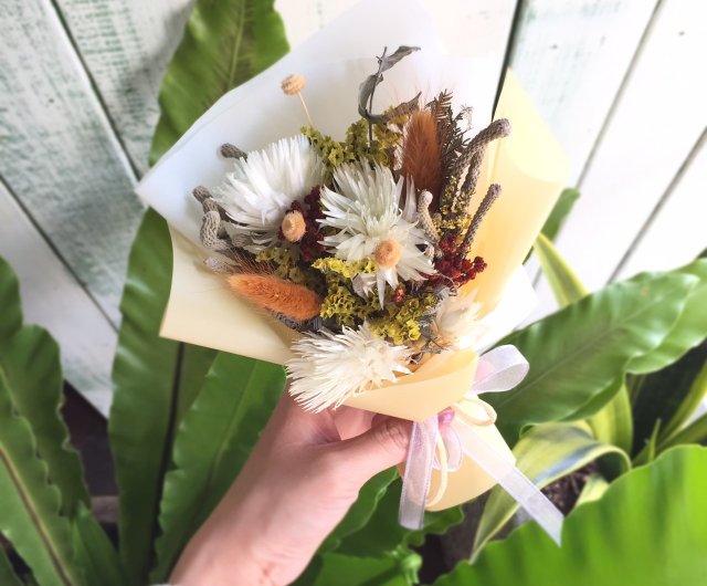Wtf永遠の花ドライフラワーバレンタインデー誕生日プレゼントギフト小さな花束自然の国の色 ショップ What S That Flower Floral Design ドライフラワー ブーケ Pinkoi