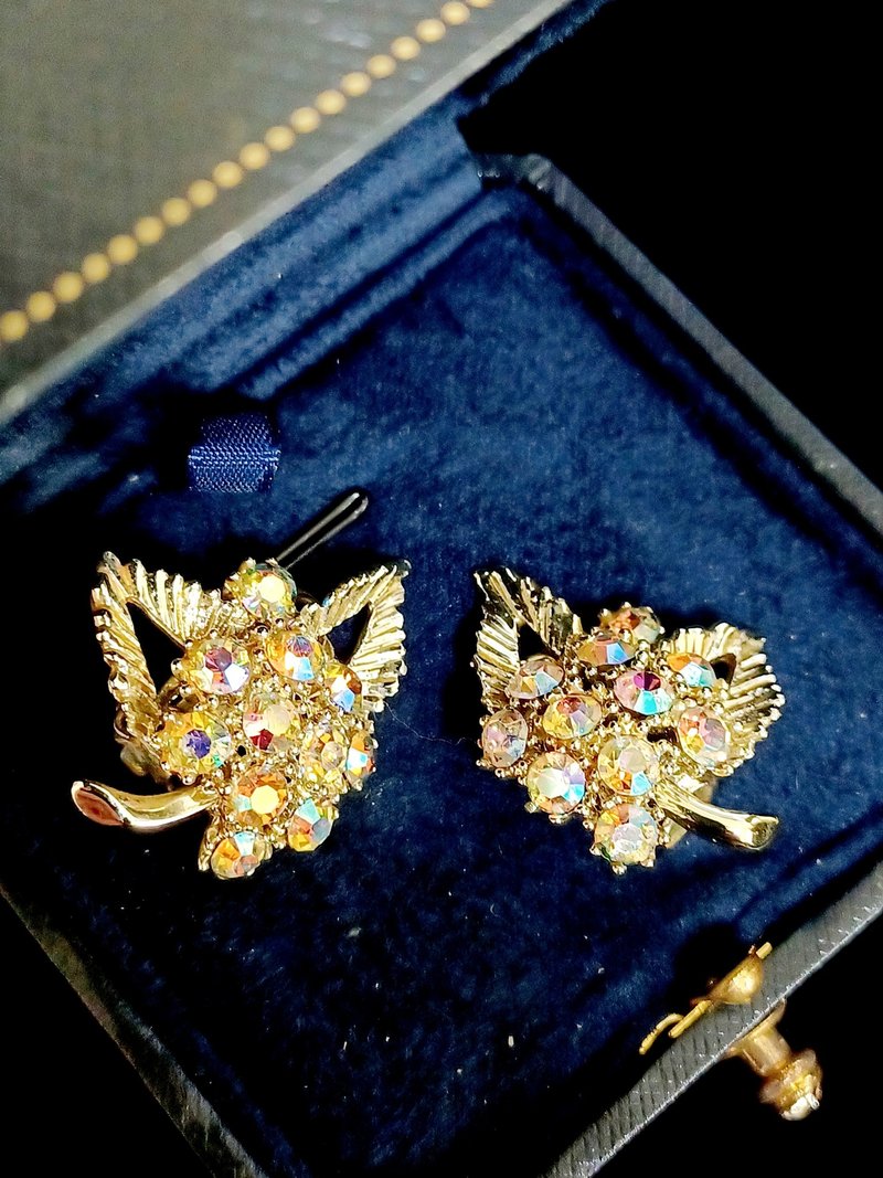 vintage jewelry BSK gold Aurora Rhine flower clip-on earrings - Earrings & Clip-ons - Other Metals 