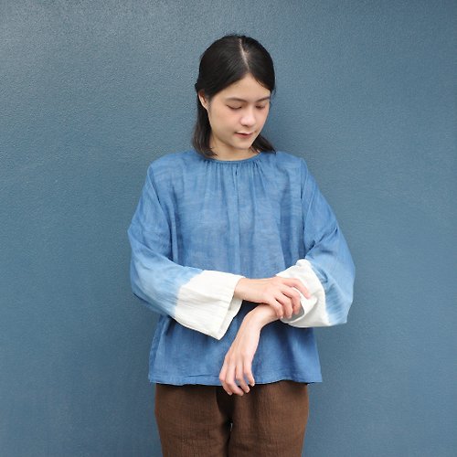 linnil blue shade blouse / natural dye / 100% soft cotton