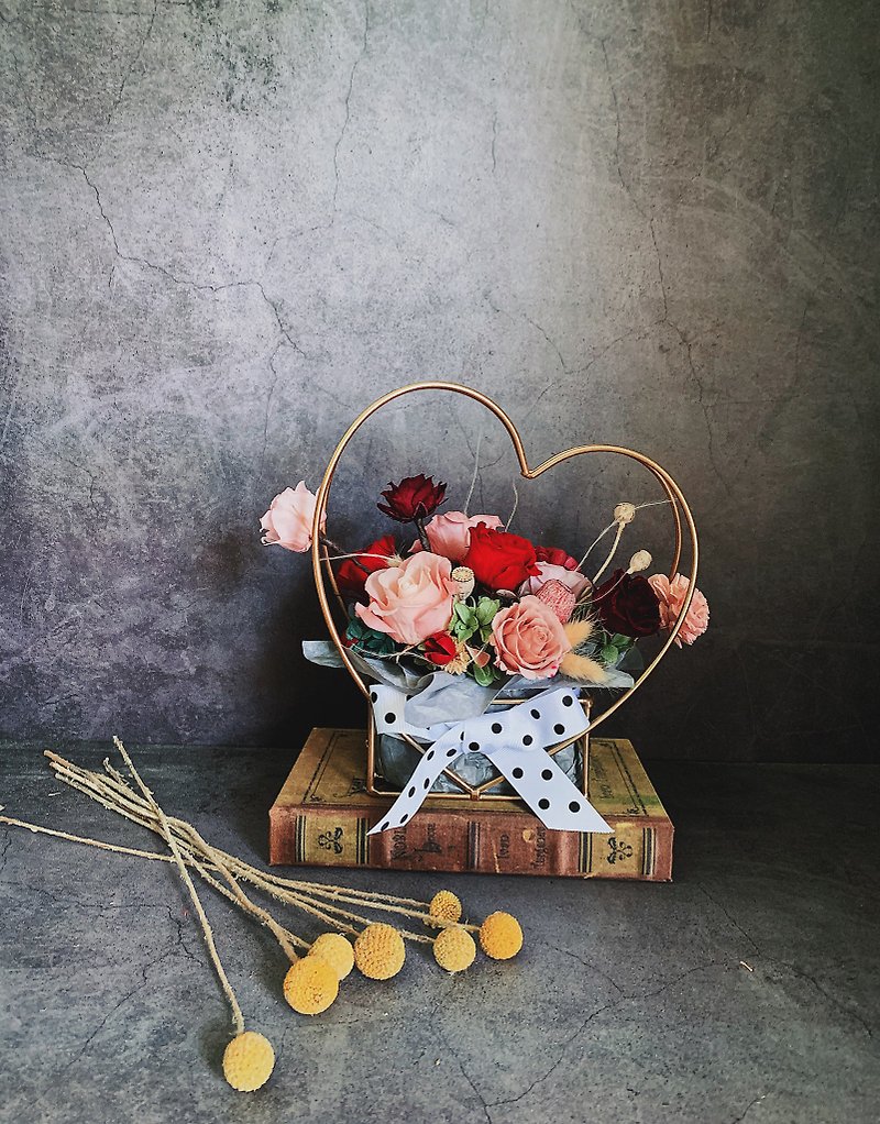 Bridal table, flower red, beaming, eternal life, no flowers - ช่อดอกไม้แห้ง - พืช/ดอกไม้ 