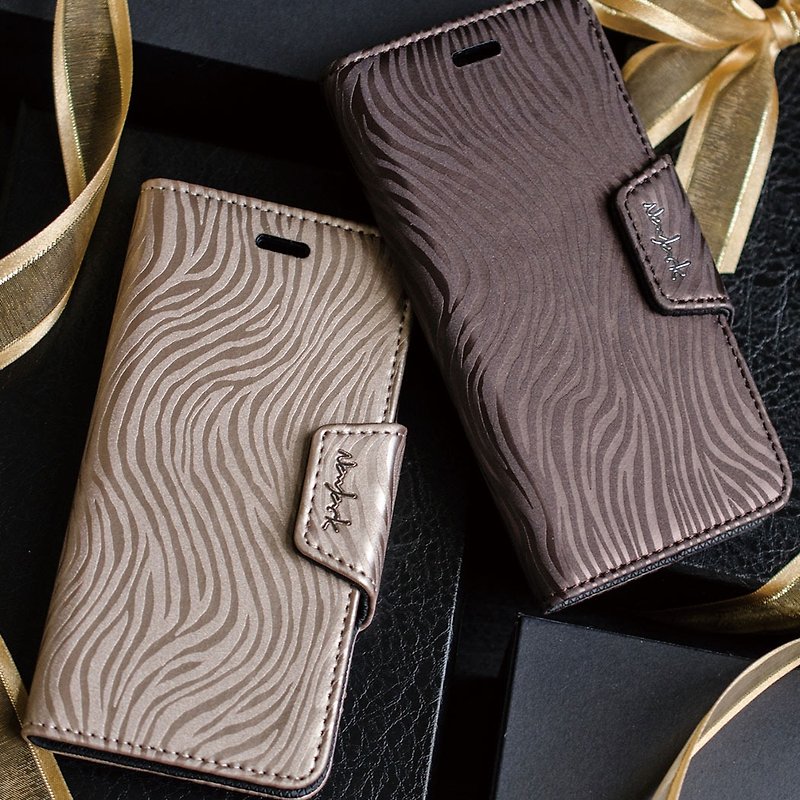 iPhone 8 & 7 Plus(5.5吋) 斑馬紋側掀站立式保護套 香檳金 - 手機殼/手機套 - 人造皮革 金色