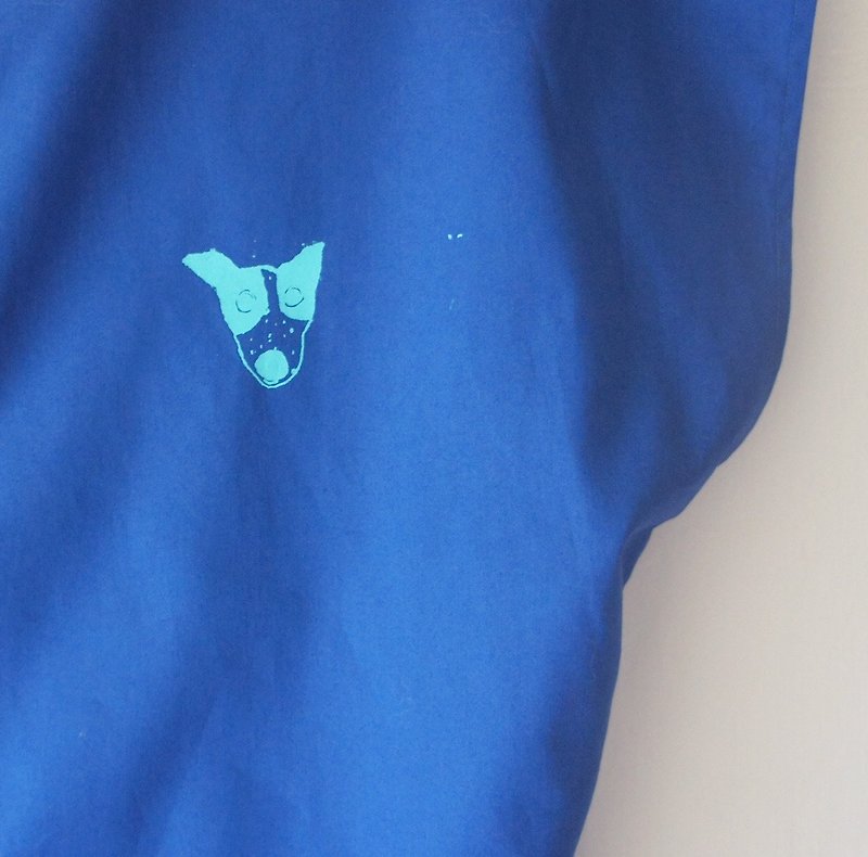 子犬、ボール、イチゴ/藍包頭の夏のドレスシャツ:) - トップス - コットン・麻 ブルー