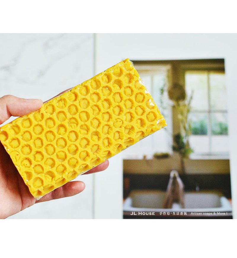 Honey Blossom soap (Large) | Natural soap, handmade soap, cold process soap - สบู่ - พืช/ดอกไม้ สีเหลือง
