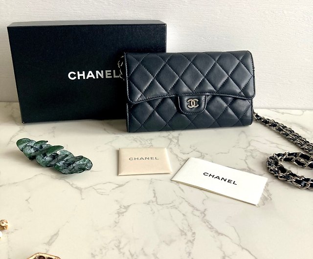LA LUNE] Second-hand Chanel black sheepskin long silver wallet side  crossbody long clip handbag WOC - Shop LA LUNE Vintage: Antiques from Japan  Messenger Bags & Sling Bags - Pinkoi