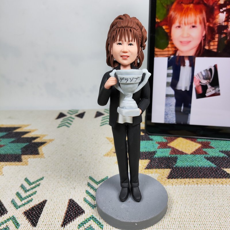客制化人物公仔 人偶 3D人像畫 似顏繪 肖像 定制 生日 紀念 獎盃 - 公仔/玩偶 - 黏土 多色