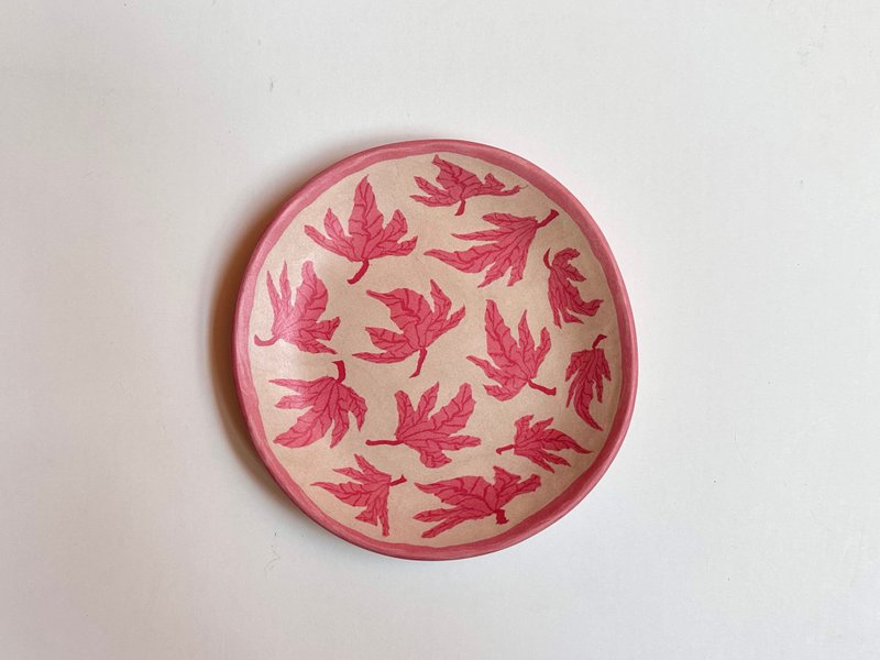 Falling Autumn Maple on the Twisted Porcelain Plate - Plates & Trays - Porcelain White