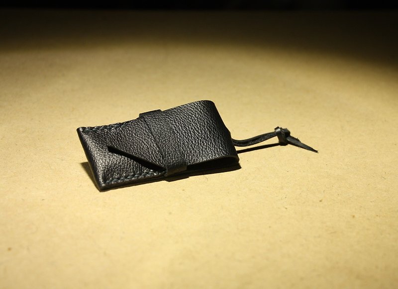 Retro jacket design black cowhide embossed litchi pattern single car / heavy motorcycle key case - ที่ห้อยกุญแจ - หนังแท้ สีดำ