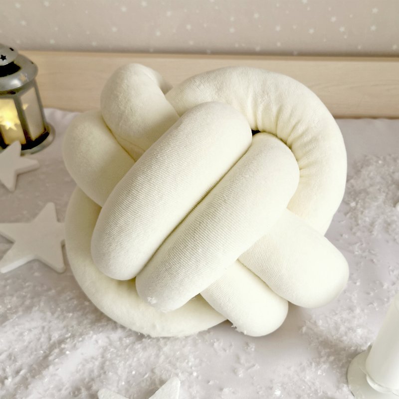 Round pillow ivory - Ball pillow – Nursery decor - Cushion - หมอน - วัสดุอื่นๆ ขาว