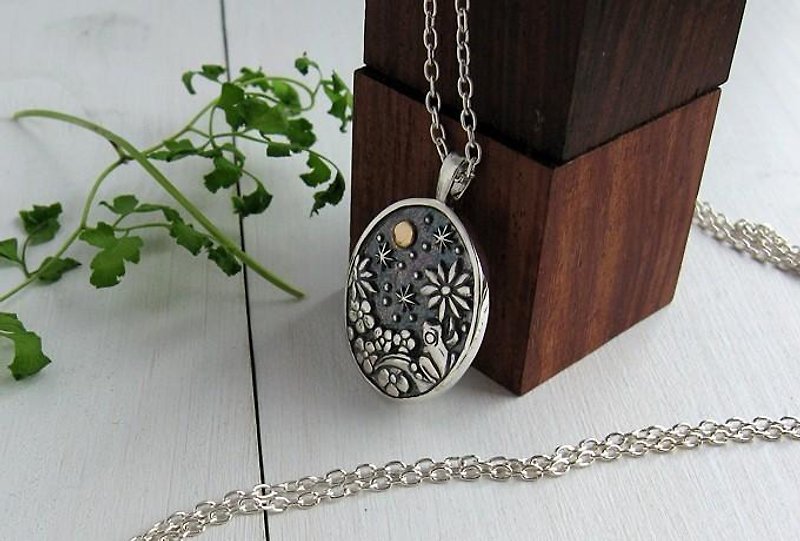 I saw the same moon - frog - Silver pendant - Necklaces - Other Metals Silver