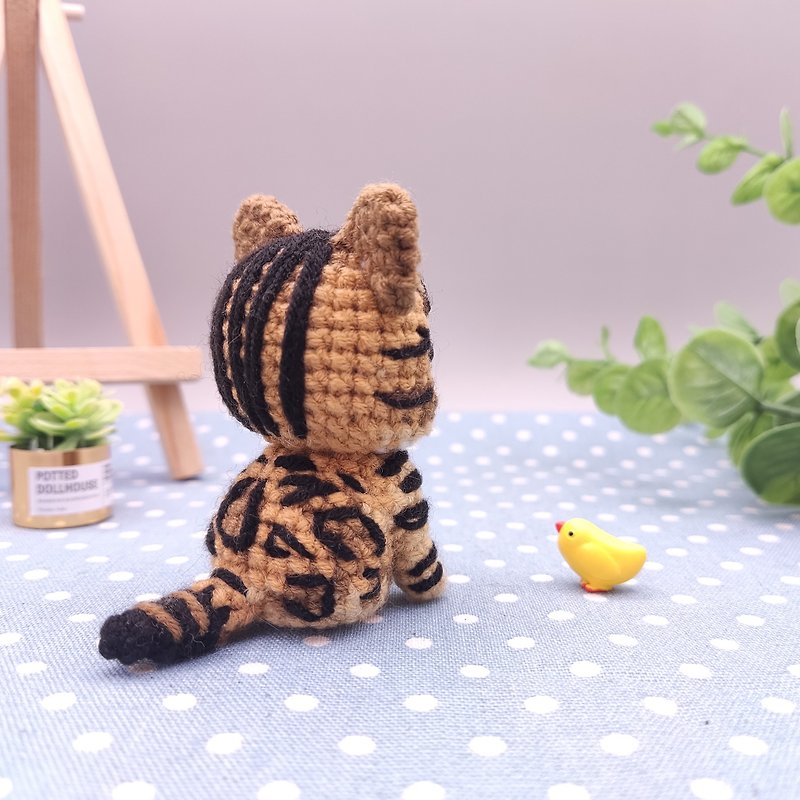 [Ready stock] Small handmade crocheted doll of a leopard cat - ตุ๊กตา - ไฟเบอร์อื่นๆ สีนำ้ตาล
