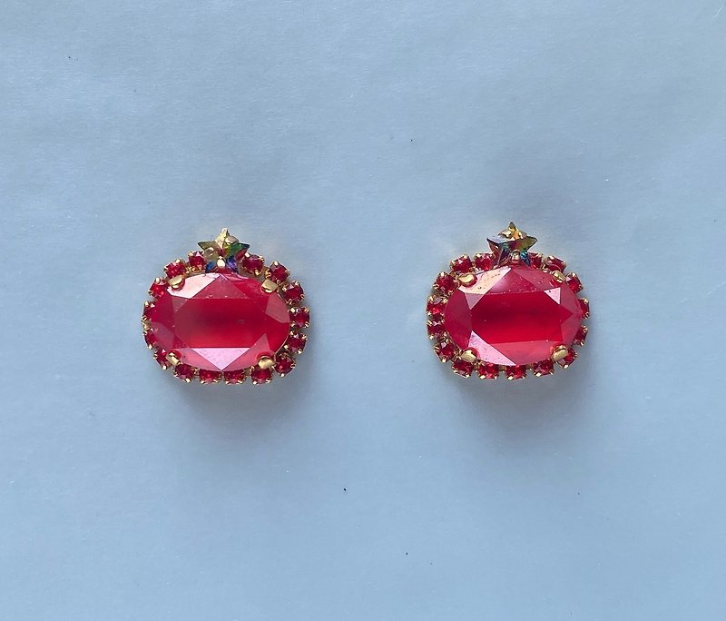 petite tomato pierce/ Clip-On red tomato red - Earrings & Clip-ons - Glass Red