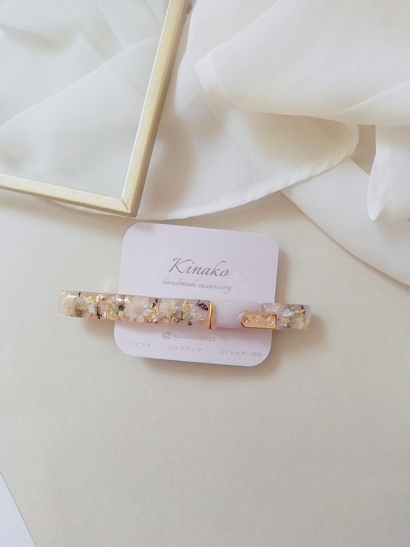 かすみ草のヘアクリップ　バレッタ　レジン　くすみグレー - 髮圈/髮夾 - 樹脂 灰色