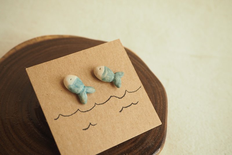 Little Blue Fish Earring  - ต่างหู - ดินเผา สีน้ำเงิน