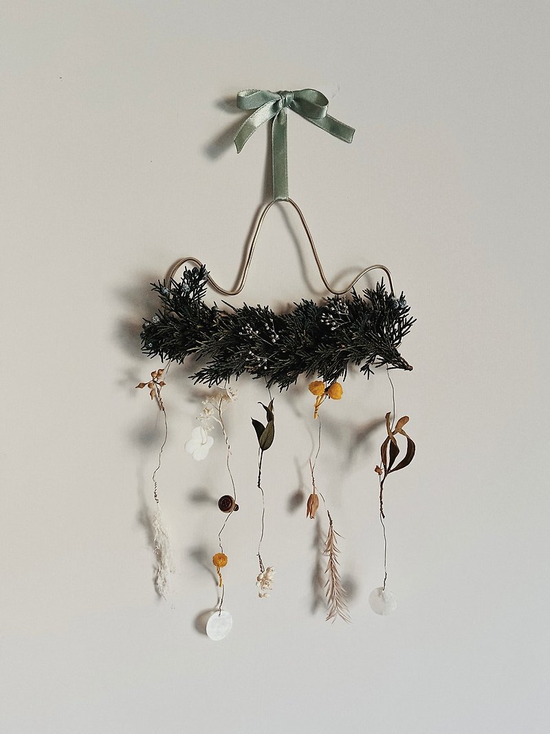 Mountain and dried flower charm, wildflower-style, staying seasonal - Items for Display - Plants & Flowers 