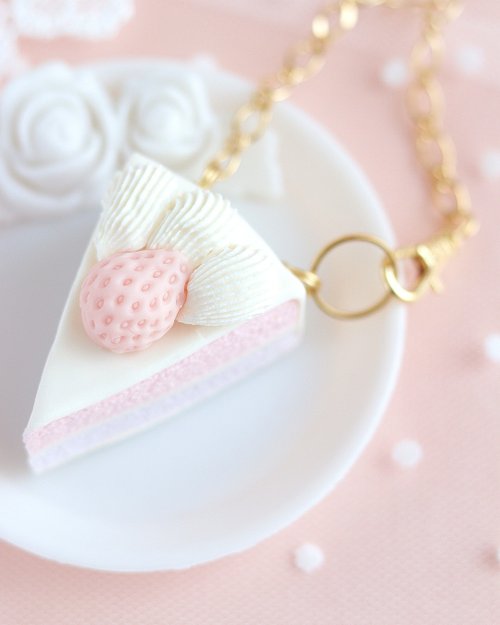 専用☆【KUMAのいちご狩り】ピンク籠　樹脂粘土チャーム a5370.jpg