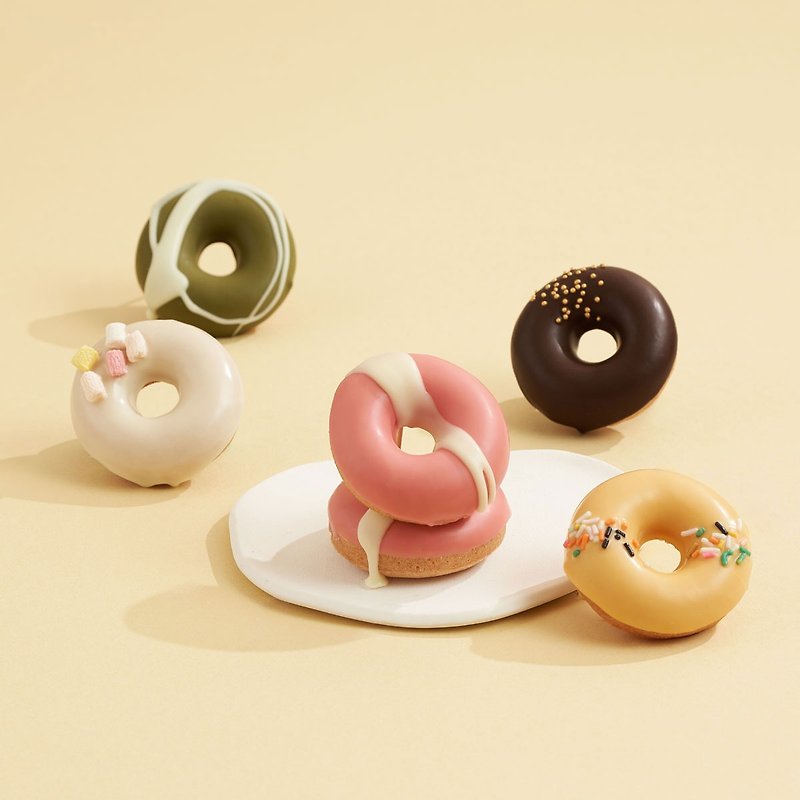 [Free Shipping Group Purchase] Free Shipping/Chocolate Mini Donuts Wedding Favors 100 Pieces - เค้กและของหวาน - อาหารสด สึชมพู