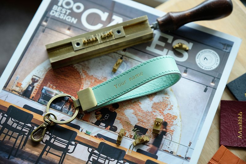 Handmade Mint Green leather Personalized Key ring (キーホルダー) - キーホルダー・キーケース - 革 グリーン