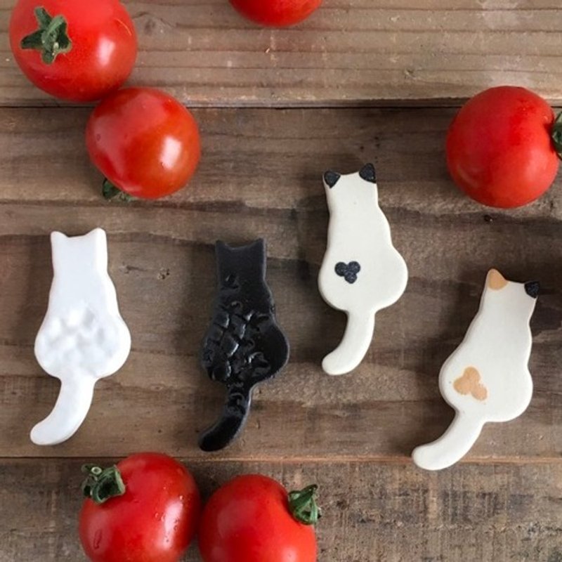 Set of 4 cat chopstick rests to choose from: calico cat, hachiware, white cat, black cat - ตะเกียบ - ดินเผา 