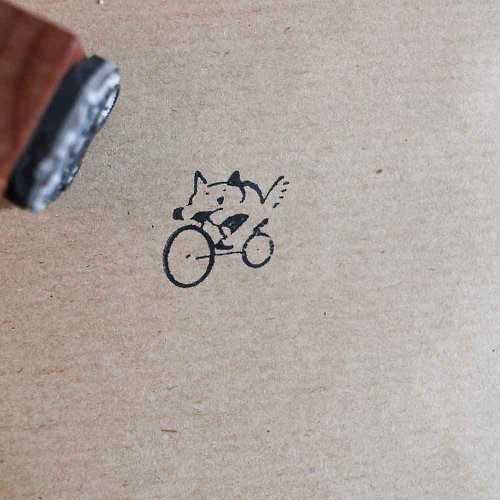 Jayeon Store (Jayeon Store Wood Stamp Series) Cat riding a bike happily