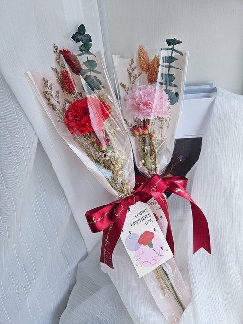 蒔雨花室 Rain in Blossom florist 康乃馨香皂花單支花束 母親節花束