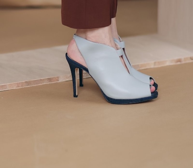 Boots-like digging small V-fork tip fine high-heeled toe leather sandals gray blue - รองเท้าส้นสูง - หนังแท้ สีน้ำเงิน