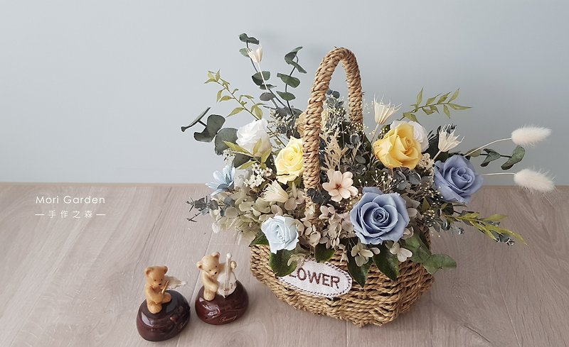 Flower Basket Series | Sunshine by the Countryside River (Only for self-pickup or appointment with designer) - ช่อดอกไม้แห้ง - พืช/ดอกไม้ สีน้ำเงิน