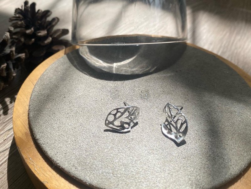 Leaf Earring 葉子耳環 - 耳環/耳夾/耳骨夾 - 純銀 銀色