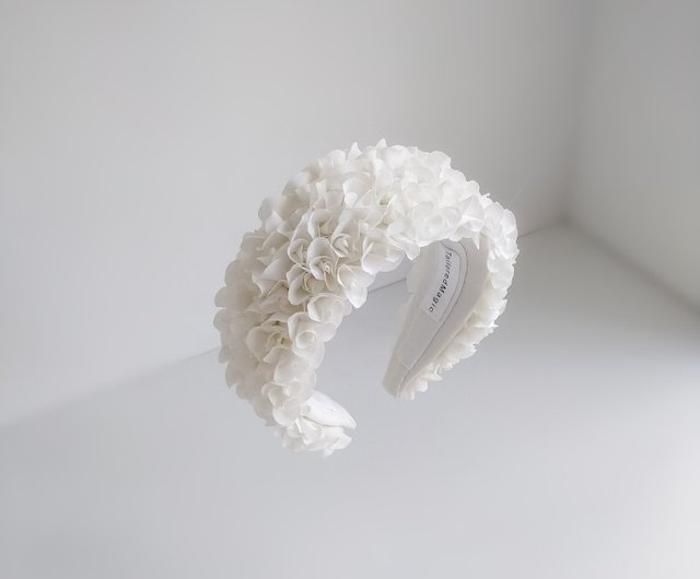 素晴らしいミランダカーに触発された結婚式の花の冠。ブライダル