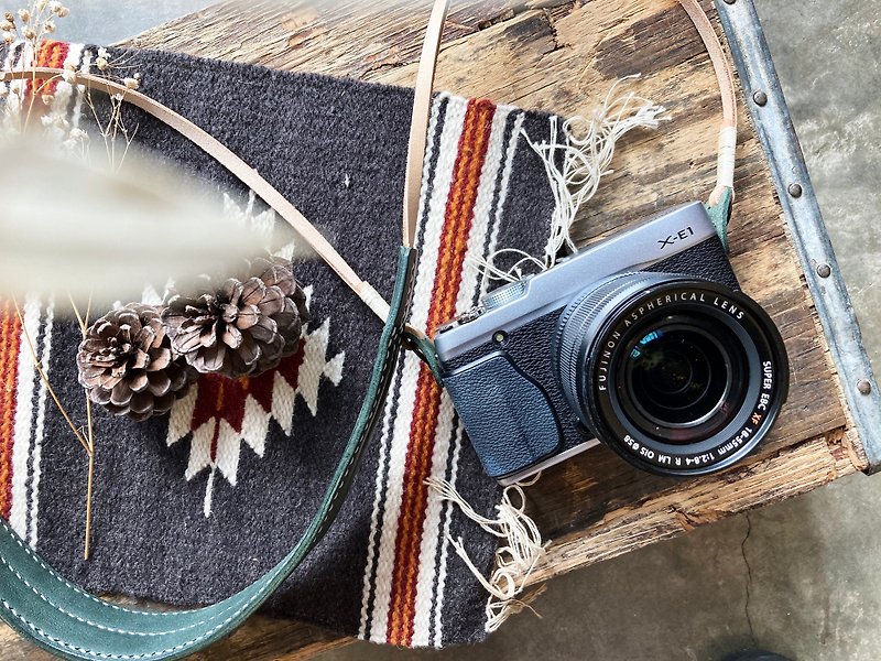 Camera strap leather material package well stitched leather belt DIY Italian leather travel picnic - เครื่องหนัง - หนังแท้ สีเขียว