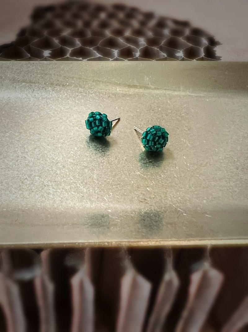 Little hand-knitted earrings-green-ready stock - ต่างหู - วัสดุอื่นๆ สีเขียว