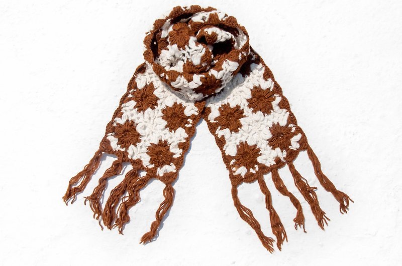 Handmade crocheted wool scarf/flower crocheted silk scarf/flower woven stitching wool scarf-coffee latte - ผ้าพันคอถัก - ขนแกะ หลากหลายสี