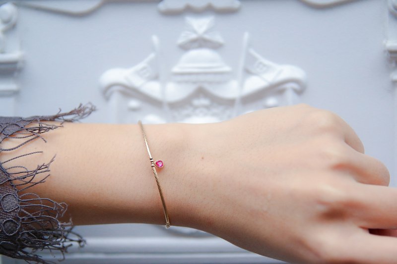 Baroque Pomegranate Rose Zircon Bracelet - สร้อยข้อมือ - โลหะ สีทอง