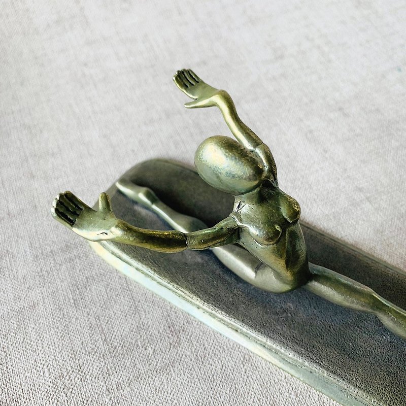 American handmade tin-made beautiful gymnast pen holder | feminine posture art decoration